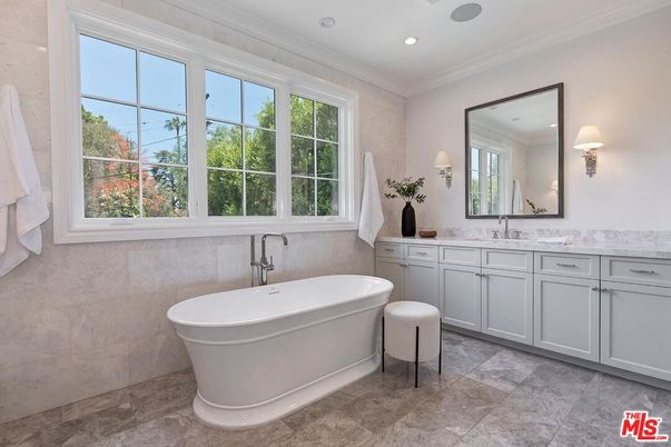 Bathroom, Dual Sink Vanities, Free Standing Baths, Interior, Recessed Lighting