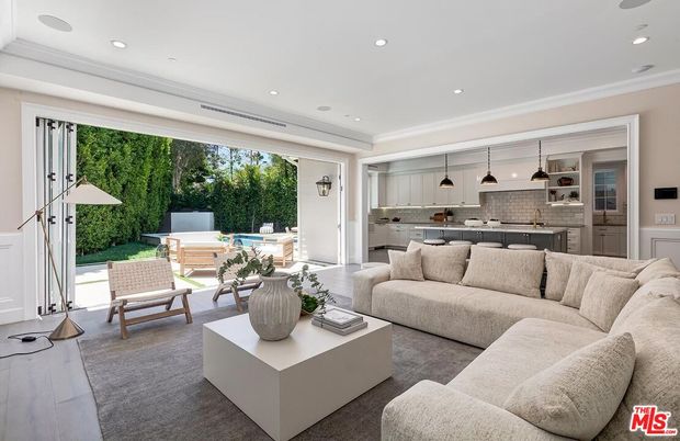 Interior, Kitchen, Living room, Pendant Lights, Recessed Lighting, Wood Texture Flooring