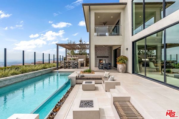 Exterior, Fireplace, Pool
