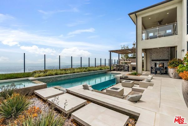 Exterior, Fireplace, Pool, Water