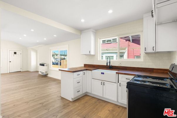 Interior, Kitchen, Recessed Lighting, Wood Texture Flooring