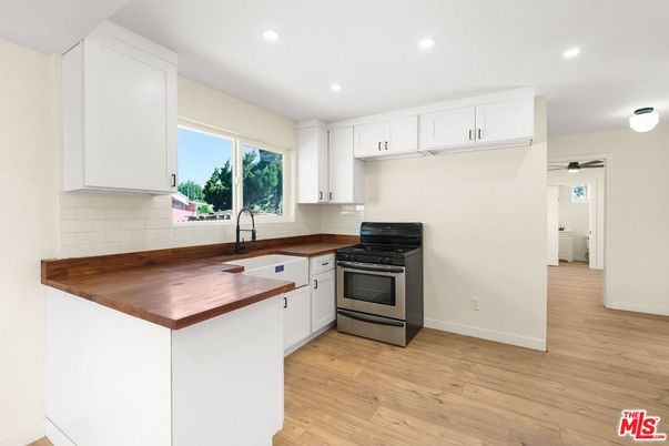 Interior, Kitchen, Recessed Lighting, Wood Texture Flooring