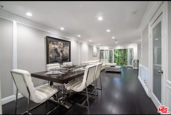 Dining room, Interior, Living room, Recessed Lighting, Wood Texture Flooring