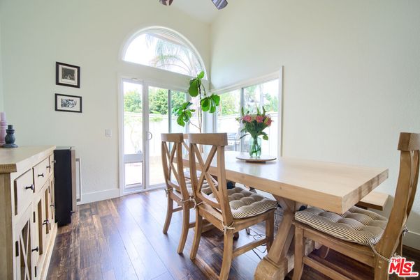 Dining room, Interior, Wood Texture Flooring