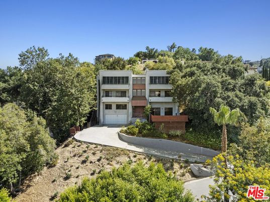 Attached, Exterior, Facade, Modern