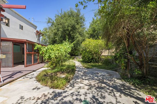 Backyard, Exterior