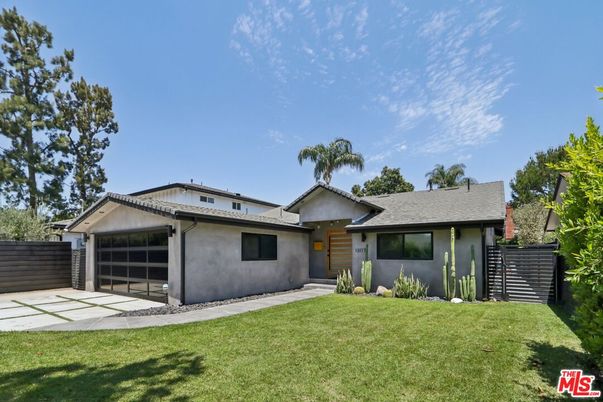 Attached, Backyard, Exterior, Facade, Ranch