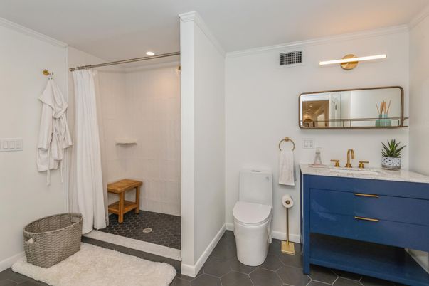 Bathroom, Interior, Recessed Lighting