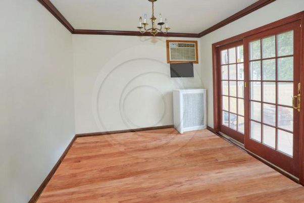 Chandelier, Empty room, Interior, Wood Texture Flooring
