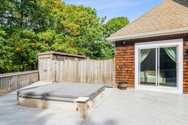 Exterior, Hot Tub