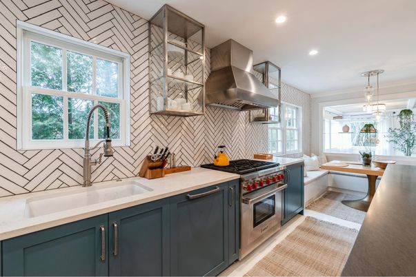 Dining room, Interior, Kitchen, Pendant Lights, Recessed Lighting, Stainless Steel Appliances