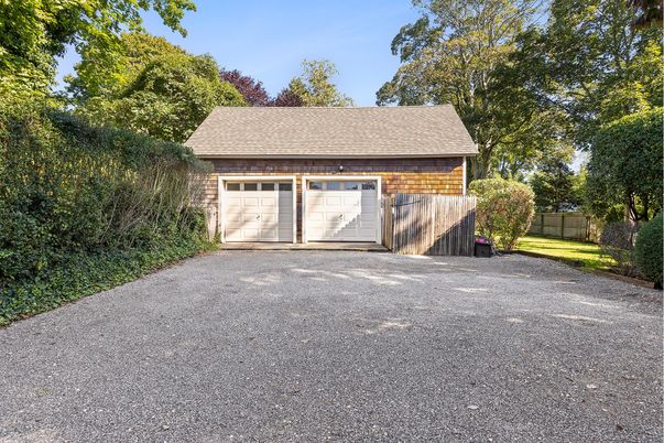 Detached Garage, Exterior