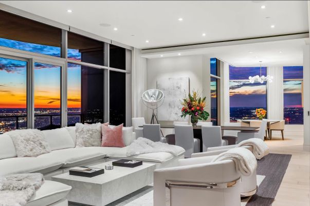 Dining room, Interior, Living room, Pendant Lights, Recessed Lighting, Water