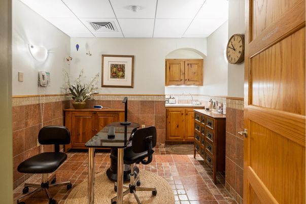 Home Office, Interior