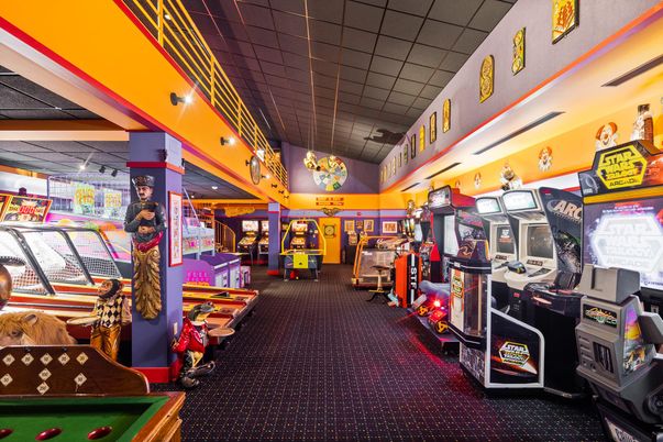 Game Room, Interior