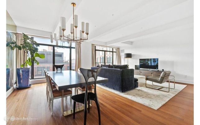 Chandelier, Dining room, Interior, Living room, Pendant Lights, Wood Texture Flooring