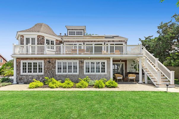 Backyard, Exterior, Facade, Queen Anne Victorian