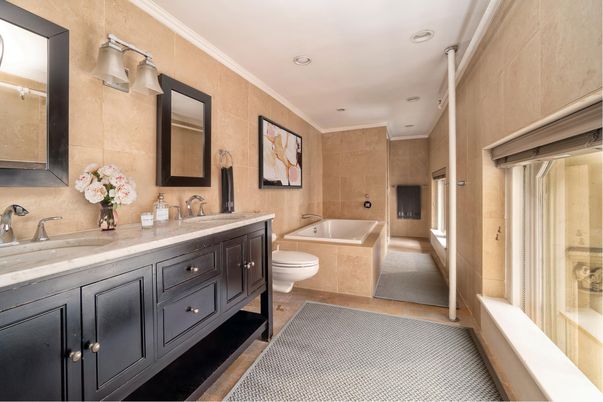 Bathroom, Dual Sink Vanities, Interior, Recessed Lighting