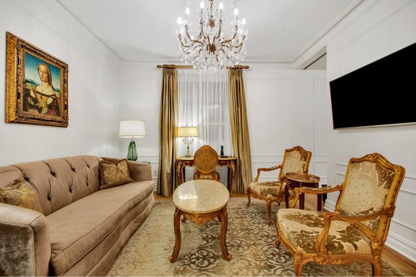 Chandelier, Interior, Living room