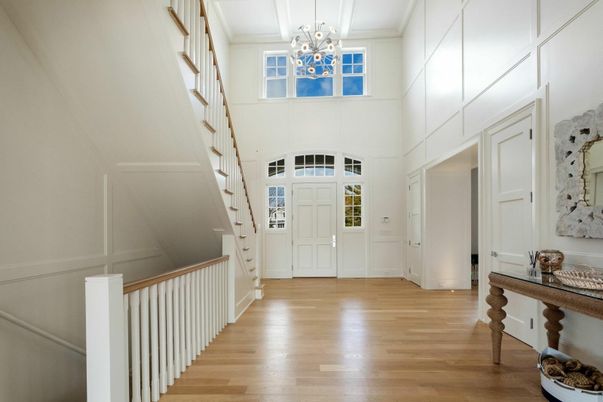 Interior, Pendant Lights, Wood Texture Flooring