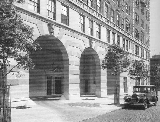 Exterior, Facade, Chicago School