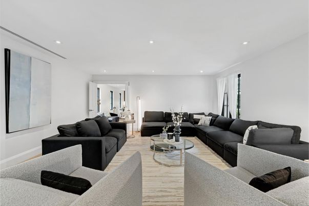Interior, Living room, Recessed Lighting, Wood Texture Flooring