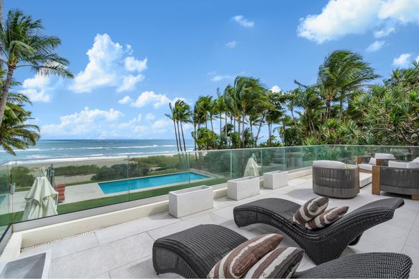 Exterior, Pool, Water