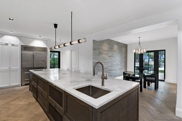 Chandelier, Dining room, Interior, Kitchen, Pendant Lights, Recessed Lighting, Stainless Steel Appliances, Wood Texture Flooring