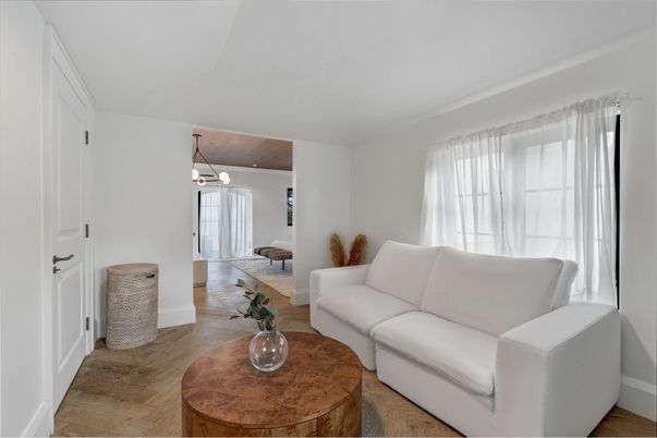 Interior, Living room, Pendant Lights, Wooden Ceilings, Wood Texture Flooring