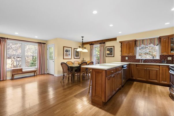 Dining room, Interior, Kitchen, Pendant Lights, Recessed Lighting, Wood Texture Flooring