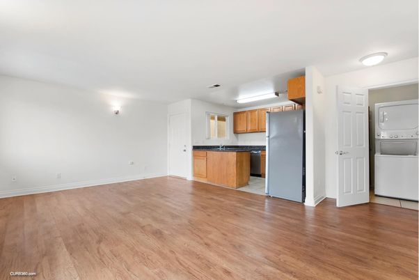 Interior, Kitchen, Washer, Wood Texture Flooring