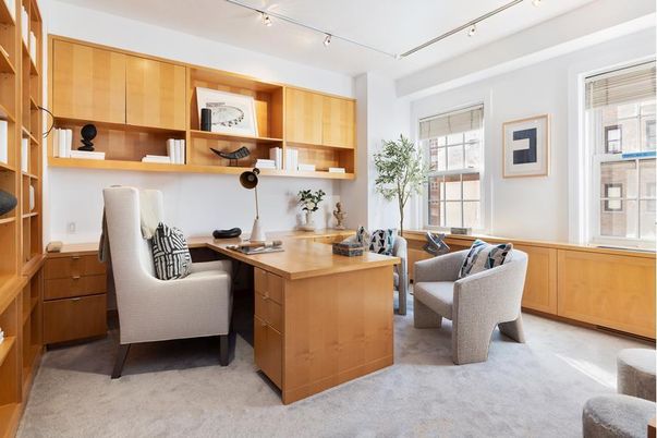 Home Office, Interior