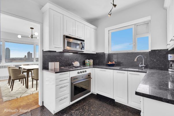 Dining room, Interior, Kitchen, Pendant Lights, Stainless Steel Appliances, Wood Texture Flooring