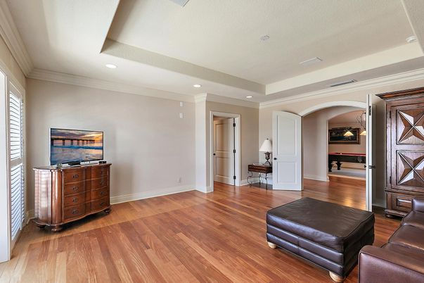 Interior, Recessed Lighting, Wood Texture Flooring