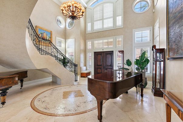 Chandelier, Interior, Piano
