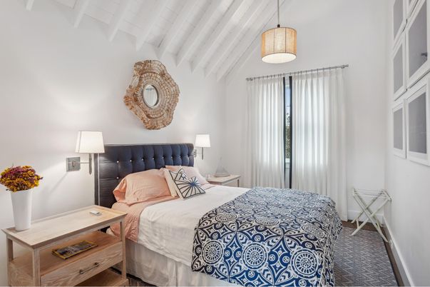 Bedroom, Interior, Pendant Lights