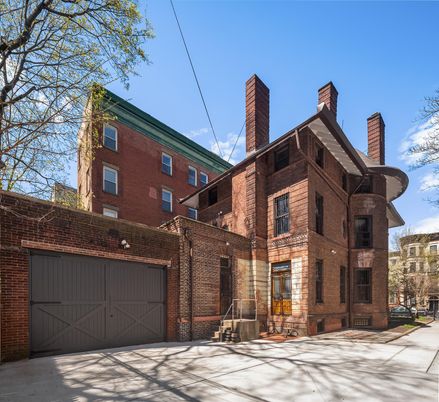 Attached, Exterior, Facade, Brick Facade, Rowhouse