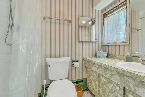 Bathroom, Interior, Tile Countertops