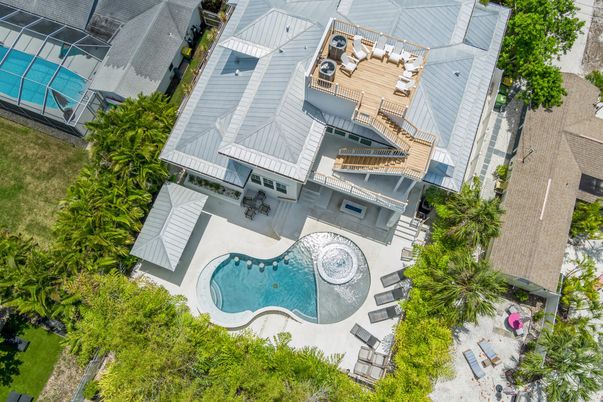 Exterior, Drone