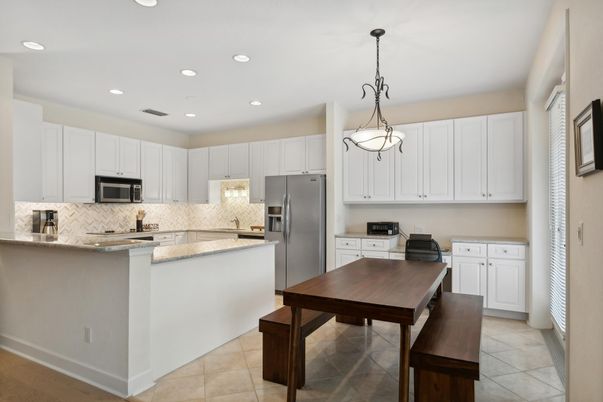 Dining room, Interior, Kitchen, Pendant Lights, Recessed Lighting, Stainless Steel Appliances