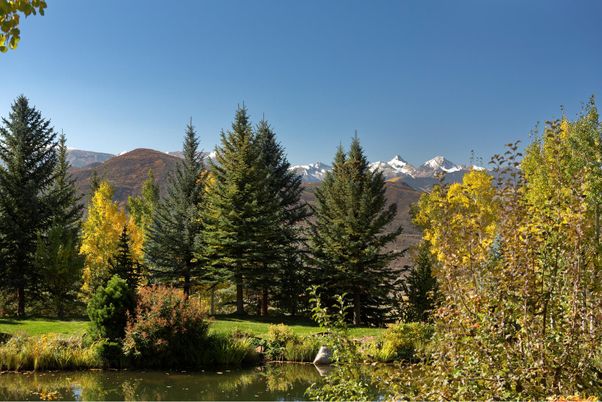 Exterior, Lake