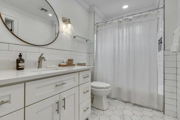 Bathroom, Interior, Recessed Lighting