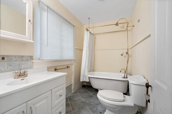 Bathroom, Free Standing Baths, Interior