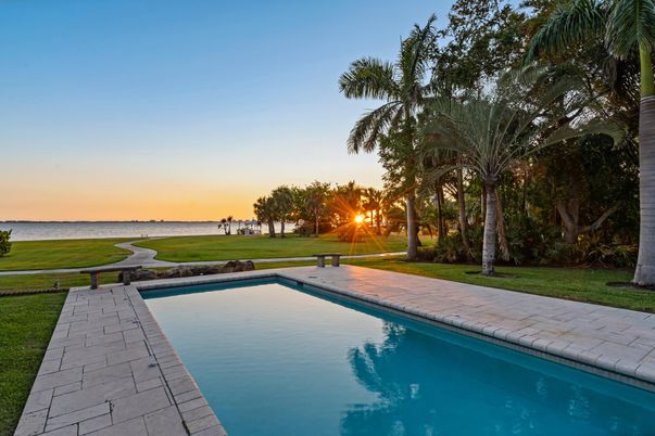 Exterior, Pool, Water