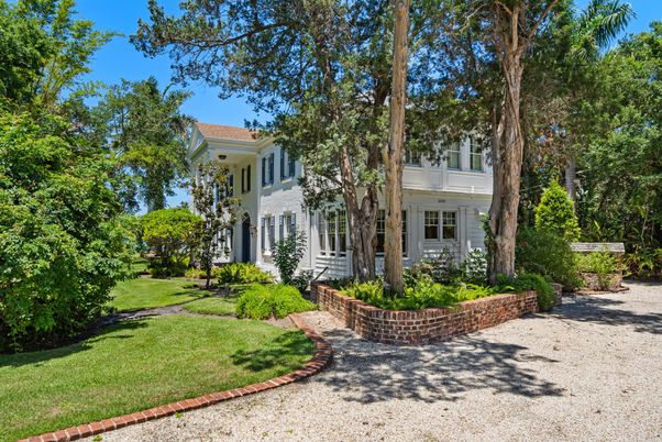Backyard, Exterior, Facade, Georgian