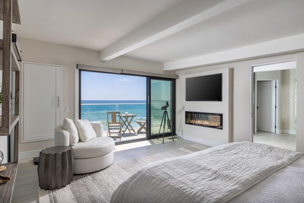 Bedroom, Fireplace, Interior, Water, Wood Texture Flooring