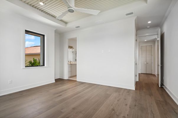 Empty room, Interior, Recessed Lighting, Wood Texture Flooring