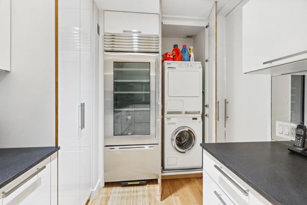 Interior, Utility Closets, Washer, Wood Texture Flooring