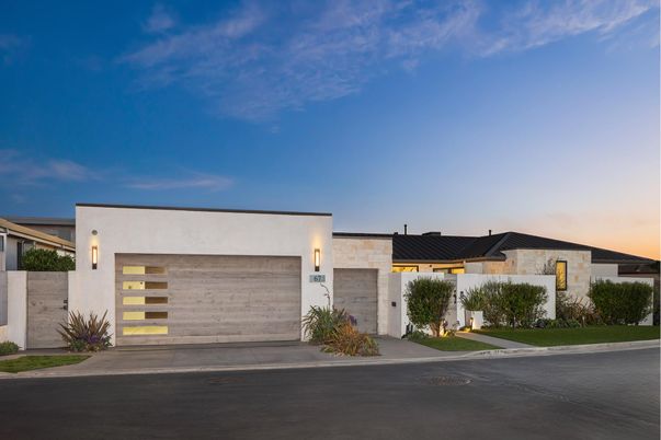 Attached, Exterior, Facade, Modern