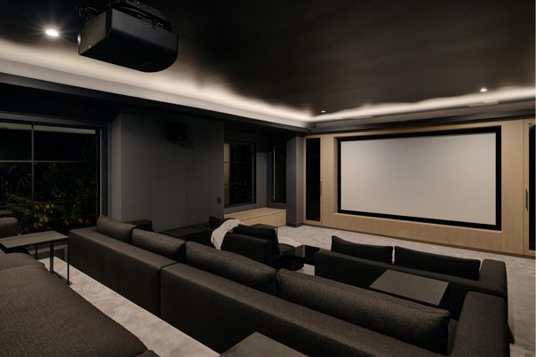 Interior, Projection Screen, Recessed Lighting, Theatre Room